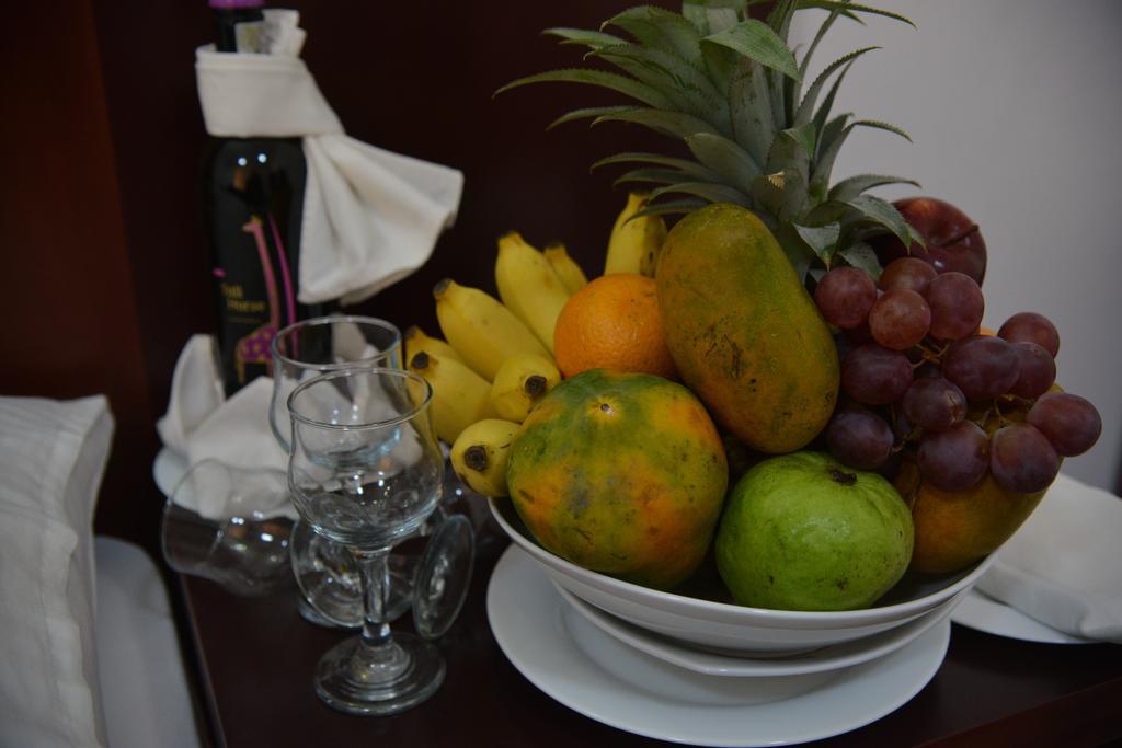 Hotel Kamrel Kurunegala Kültér fotó