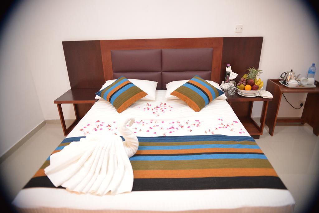 Hotel Kamrel Kurunegala Szoba fotó