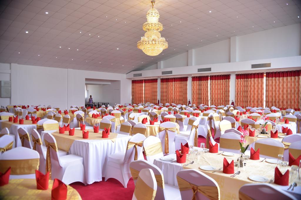 Hotel Kamrel Kurunegala Kültér fotó